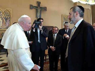 Иоанн Павел II получил официальное приглашение посетить Большую римскую хоральную синагогу в связи с исполняющимся в будущем году столетием храма