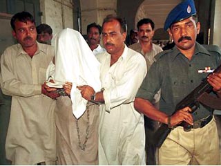 В пакистанской провинции Пенджаб полиция арестовала 60-летнего маньяка, убившего за два года не менее 8 пожилых женщин