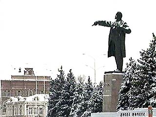 В Саратове решили отреставрировать памятник Ленину на средства граждан