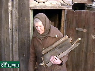В Ульяновске в критической ситуации оказались горожане, проживающие в домах с печным отоплением. Дрова резко выросли в цене. Угля в городе практически нет. Особенно тяжело приходится малоимущим жителям Ульяновска