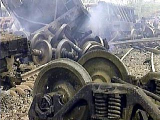 16 вагонов грузового поезда сошли с рельсов в Читинской области