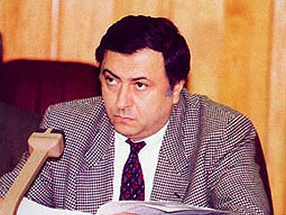 Вице-премьер правительства Москвы Иосиф Орджоникидзе, на которого во вторник было совершено покушение, по-прежнему находится в реанимационном отделении