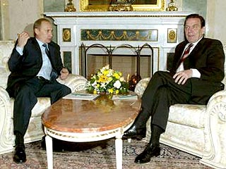 Путин предложил канцлеру Германии Шредеру обсудить "очень острый вопрос об Ираке"