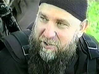 Тбилисская газета "24 саати " ("24 часа") опубликовала сегодня фотоснимки одного из главарей чеченских бандформирований Руслана Гелаева, подтверждающие, что в 2001 году он находился в Грузии