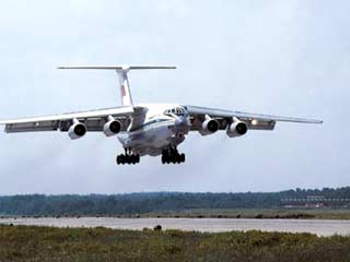 Грузовой самолет Ил-76 запросил аварийную посадку в Новосибирске