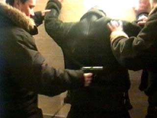 связи с обстрелом патрульной автомашины полиции и внутренних войск МВД Грузии в Панкисском ущелье сегодня в одном из сел ущелья задержаны двое граждан чеченской национальности