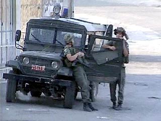 Армия Израиля нуждается в новых джипах. Она предпочла бы приобрести их у фирмы Mercedes