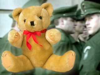 В Германии на охрану порядка "выходят" плюшевые медведи