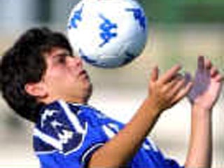 Внебрачный сын знаменитого аргентинца - Диего Марадона-младший - со следующего сезона будет выступать за 'Клайд', играющий в первом дивизионе чемпионата Шотландии