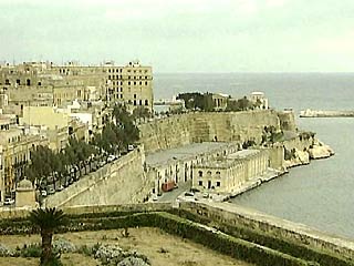 Референдум по вопросу о вступлении Мальты в Европейский союз проходит сегодня в этом островном государстве в Средиземном море
