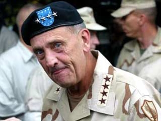 Американский генерал Томми Фрэнкс, который в случае войны с Ираком будет руководить проведением военной операции, вылетел в понедельник в передовой штаб Центрального командования ВС США в Катаре