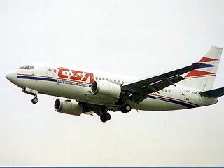 В Праге в международном аэропорту "Рузыне" во вторник благополучно приземлился горящий пассажирский Boeing-737 с 56 пассажирами на борту