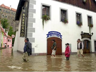 На северо-востоке Чехии в ближайшие дни может быть объявлена наивысшая (третья) степень опасности из-за угрозы наводнения