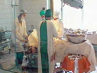 В Жирновской центральной больнице пятикласснице Тамаре была сделана операция по удалению "постороннего предмета". Как выяснили врачи, девочка проглотила иглу