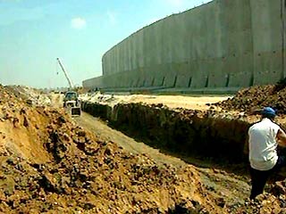 Израильская стена полностью окружит палестинские территории