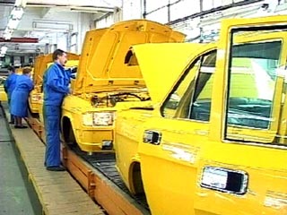 Горьковский автомобильный завод в связи с начавшимися на территории Ирака военными действиями отложил поставку легковых автомобилей "Волга" в эту страну