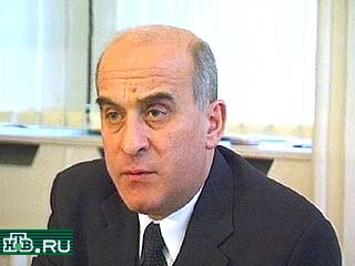 С 2 января 2001 года российским военным для въезда в Грузию придется получать визы, заявил сегодня в Тбилиси министр иностранных дел Грузии Ираклий Менагаришвили