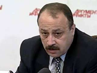 Посол Ирака в России Аббас Халаф заявил на пресс-конференции в Москве, что мирные жители Ирака поднимаются на борьбу с захватчиками