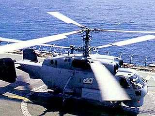 С борта большого противолодочного корабля "Адмирал Трибуц" упал вертолет, экипаж пропал