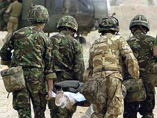 В ходе продолжающейся уже неделю операции в Ираке американские и британские вооруженные силы потеряли, по официальным данным, 42 человека убитыми