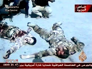 Минобороны Великобритании считает, что показанные накануне катарским спутниковым телеканалом Al-Jazeera два трупа скорее всего принадлежат британским солдатам, пропавшим без вести в воскресенье