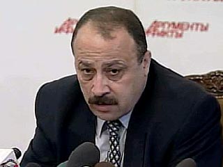 Посол Ирака в Москве Аббас Халаф сказал, что в четверг в течение дня иракское телевидение намерено показать "большое число убитых и пленных" из числа военнослужащих антииракской коалиции