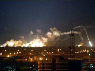 Новые бомбардировки были зафиксированы в Багдаде ночью и утром в воскресенье. На этот раз взрывы были слышны в центральной части города