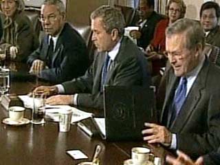 Президент США Джордж Буш провел "военный совет" с участием ключевых фигур своей администрации, на котором поддержал позицию министра обороны Дональда Рамсфельда