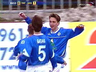 Эдгарас Чеснаускис забил единственный гол во встрече. Бело-голубые выиграли у "Торпедо-Металлург" - 1:0, и это стало для "Динамо" третьей победой подряд