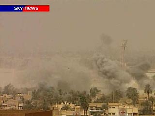 Десятки крупных мин упали в воскресенье на торговые и жилые кварталы в центре иракской столицы