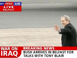 Президент США Джордж Буш прибыл в Белфаст, где в понедельник вечером и утром во вторник проведет встречу с премьер-министром Великобритании Тони Блэром
