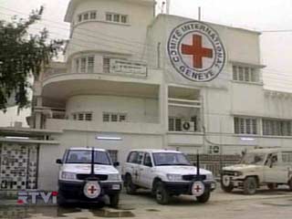Сотрудник Международного комитета Красного Креста (МККК) канадец Вач Арсланян получил в среду серьезное ранение в Багдаде, когда два автомобиля организации попали под обстрел