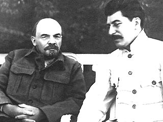 По данным общероссийского опроса, звания "человек столетия" заслуживает в первую очередь основатель Советского государства Владимир Ленин