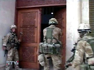 Американские морпехи обыскали штаб иракской службы безопасности - мухабарата