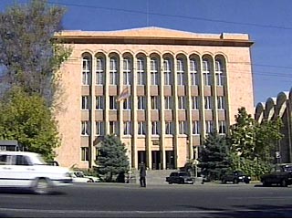 В ходе внеочередной сессии армянского парламента в пятницу в трех чтениях принят новый Уголовный кодекс, предусматривающий отмену смертной казни