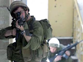 Фотокорреспондент американского агентства АР был убит в субботу в ходе столкновений израильских солдат с палестинцами в городе Наблус на Западном берегу реки Иордан