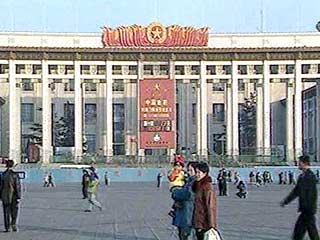 Мэр Пекина Мэн Сюэнун во вторник покинул пост градоначальника и ушел в отставку. 53-летний Мэн Сюэнун был избран на этот пост в январе 2003 года