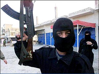 Неизвестная до сих пор "Национальная организация освобождения Ирака" объявила о начале вооруженной борьбы против американо-британской оккупации страны