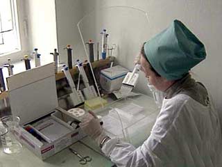 Обследование больного, госпитализированного из аэропорта Якутска с подозрением на атипичную пневмонию, займет от 3 до 10 дней
