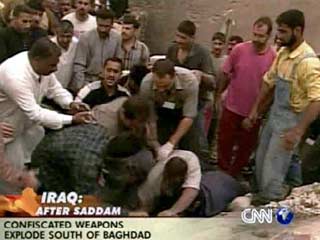 Десятки людей погибли и получили ранения сегодня в результате взрыва складов боеприпасов в Багдаде. Очевидцы сообщили телекомпании CNN о гибели по крайней мере 20 человек