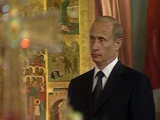 Президент России Владимир Путин присутствовал на пасхальном богослужении в Свято-Никольском соборе в Душанбе