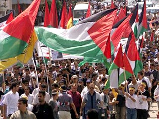 Законодательный совет Палестинской автономии на специальном заседании в Рамаллахе во вторник утвердил список нового кабинета министров во главе с Абу Мазеном