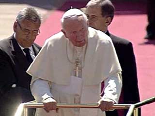 Папа Римский Иоанн Павел II прибыл в Испанию
