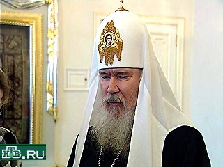 Алексий II не одобрил новогоднее "шоу" по сценарию Никиты Михалкова