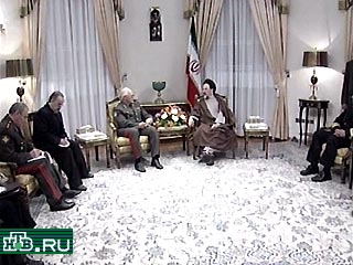 Завершается визит министра обороны России Игоря Сергеева в Иран. Сегодня он встретился в Тегеране с президентом Ирана Мохаммедом Хатами