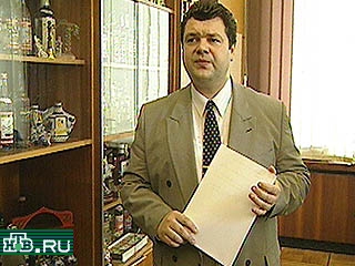 Управление московским ликеро-водочным заводом "Кристалл" полностью перешло под контроль нового директора Александра Романова