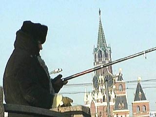 В Москве задержан пенсионер, который ловил рыбу около Кремля