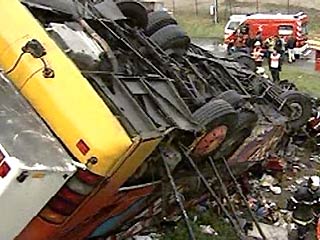 Во Франции перевернулся автобус с туристами. Погибли 25 из 77 пассажиров
