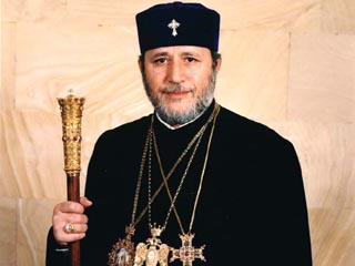 Гарегин II поблагодарил власти Украины за возвращенную армянскую святыню, вокруг которой, как сказал он, ''объединятся братья и сестры нашей веры''