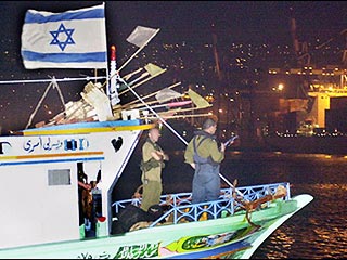 Израильские морские силы захватили рыболовное судно, которое перевозило контрабандное оружие для палестинцев